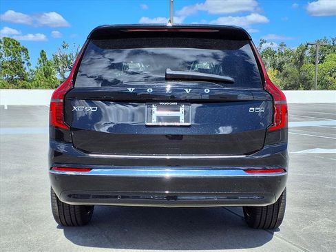 New 2026 Volvo XC90 B5 Core w/ Protection Package Premier image 6