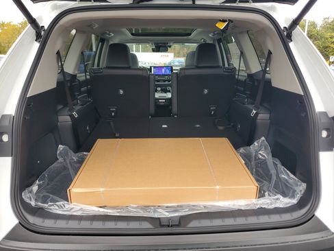 Used 2026 Toyota Grand Highlander Platinum image 9