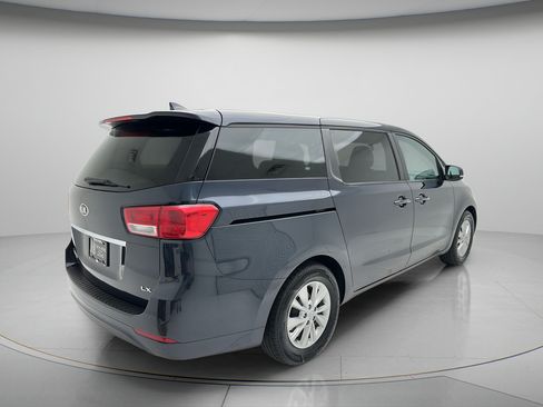 Used 2017 Kia Sedona LX FWD image 5