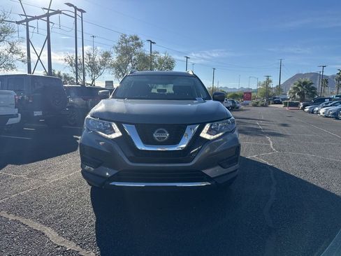 Used 2018 Nissan Rogue SV w/ Sun & Sound Touring Package image 2