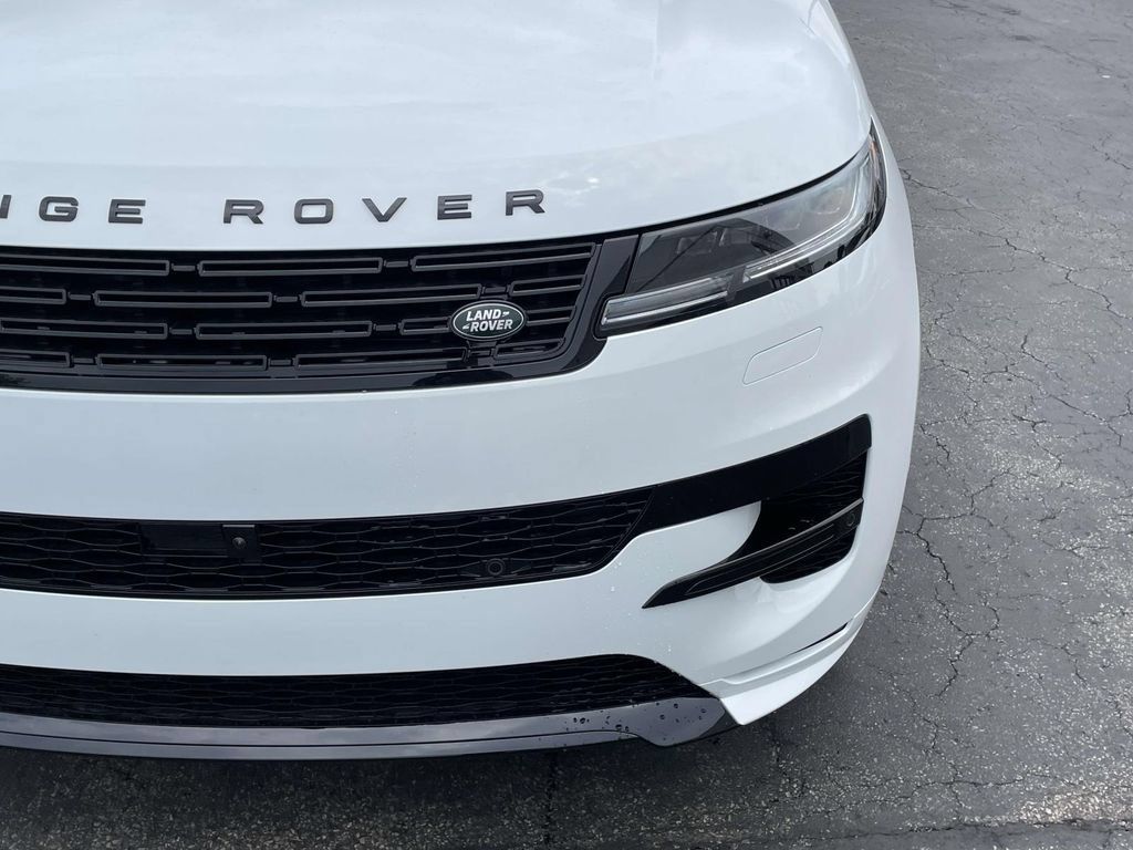 New 2026 Land Rover Range Rover Sport Dynamic SE AWD/4WD image 7