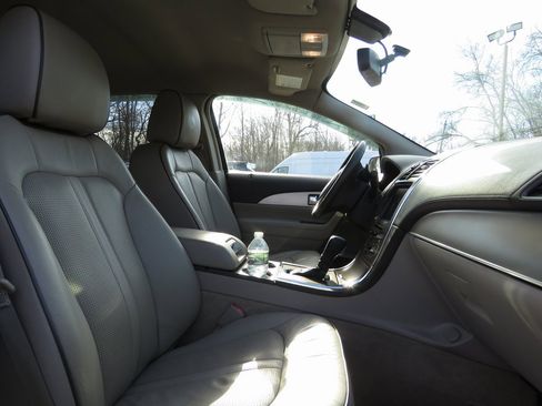 Used 2014 Lincoln MKX AWD w/ Equipment Group 101A image 13