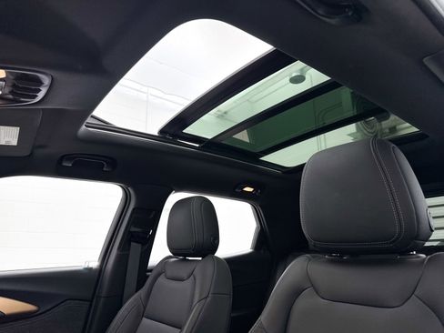 Used 2023 Chevrolet TrailBlazer ACTIV w/ Sun and Liftgate Package image 3