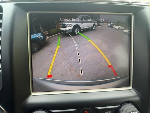 Used 2014 Jeep Grand Cherokee Limited w/ Trailer Tow Group IV AWD/4WD image 32