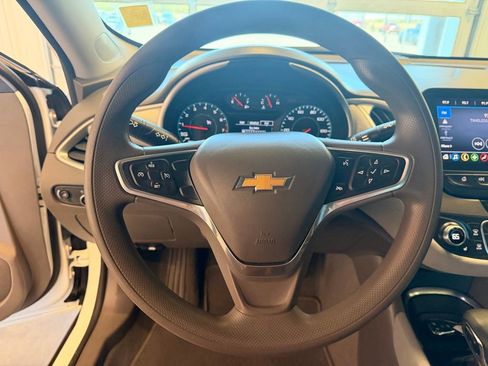 Used 2022 Chevrolet Malibu LT image 23
