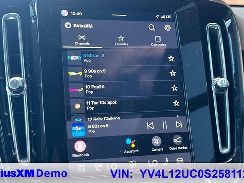 Certified 2025 Volvo XC40 B5 Plus image 30