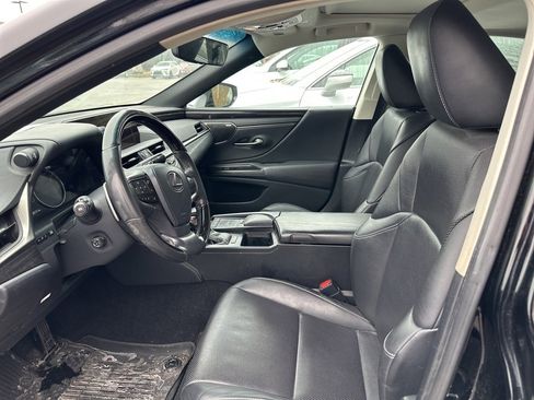 Used 2019 Lexus ES 350 w/ Premium Package image 3