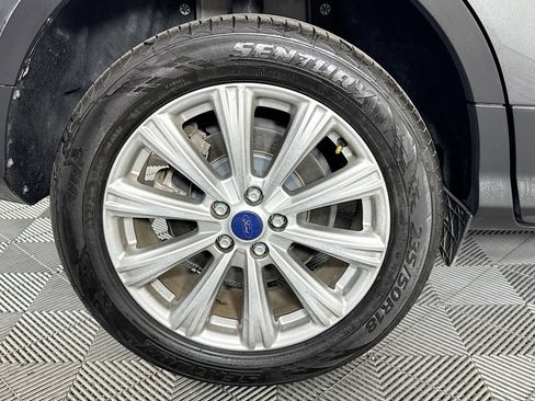 Used 2017 Ford Escape Titanium image 32