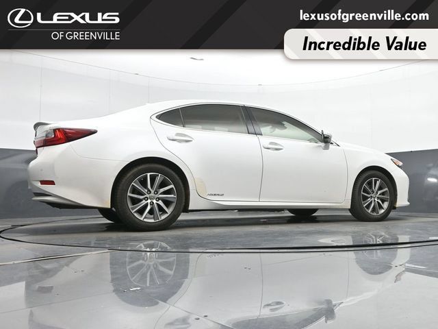 Used 2017 Lexus ES 300h w/ Luxury Package FWD image 39
