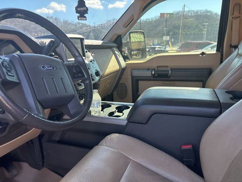 Used 2013 Ford F250 Lariat w/ Chrome Pkg image 10