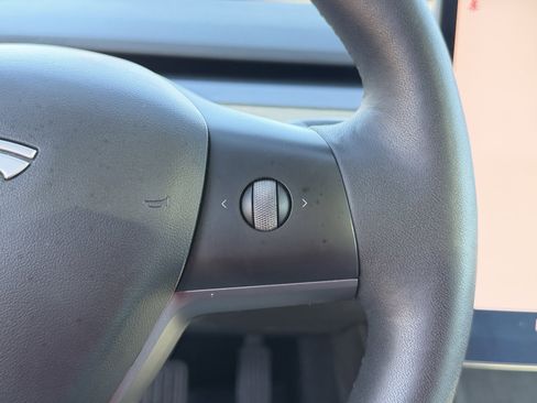 Used 2022 Tesla Model 3 Standard Range image 59