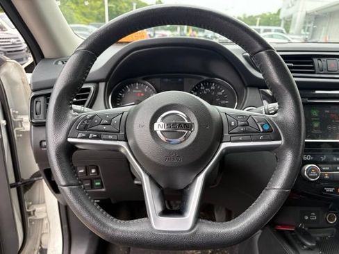 Used 2019 Nissan Rogue SL w/ Premium Package AWD/4WD image 10