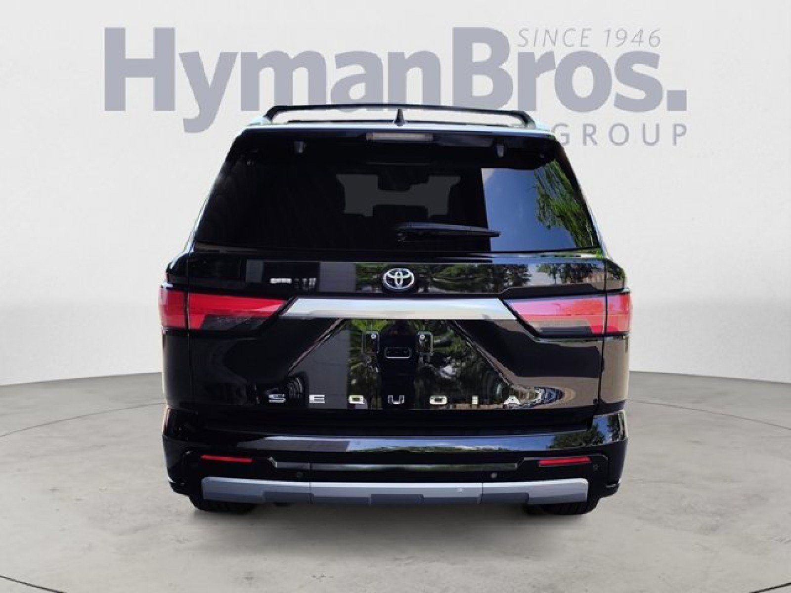 Used 2024 Toyota Sequoia Capstone AWD/4WD image 4