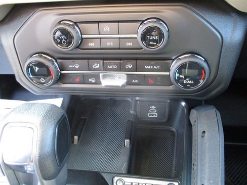 New 2026 Ford Bronco Big Bend w/ Black Diamond Package image 13