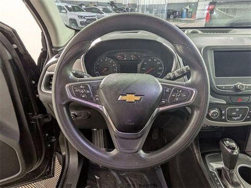 Used 2021 Chevrolet Equinox LS w/ LS Convenience Package image 18
