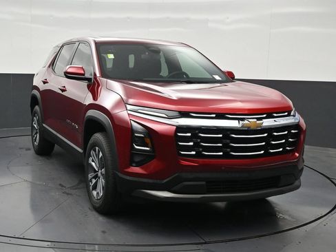 Used 2025 Chevrolet Equinox LT FWD image 8