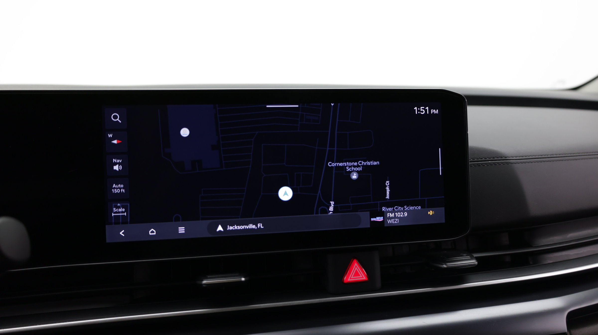 Used 2025 Kia Carnival FWD image 4