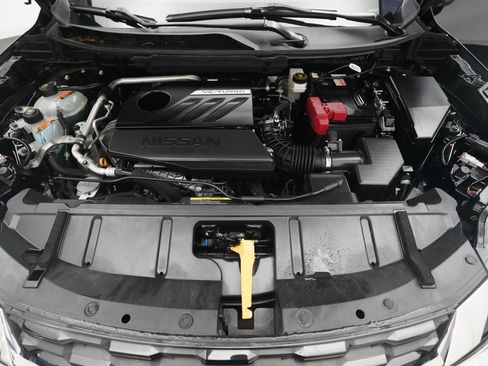 Certified 2023 Nissan Rogue SV image 3