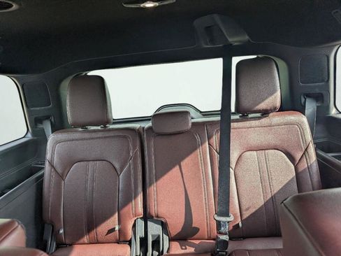 Used 2024 Ford Expedition Limited AWD/4WD image 19