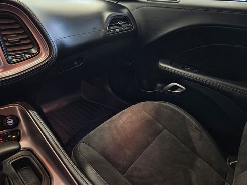 Used 2023 Dodge Challenger R/T Scat Pack w/ T/A Package image 23