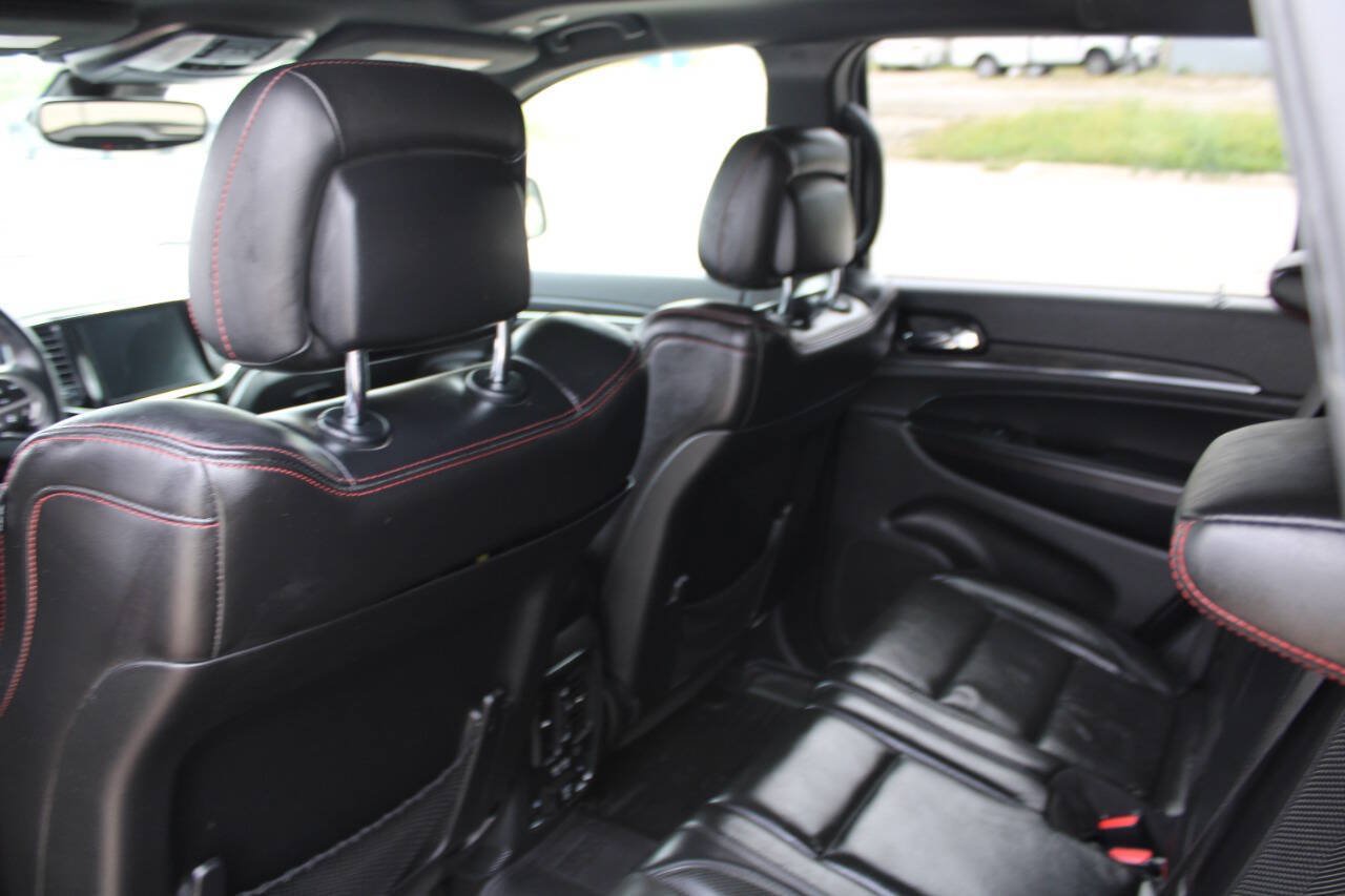 Used 2019 Jeep Grand Cherokee Trailhawk w/ Trailhawk Luxury Group AWD/4WD image 16