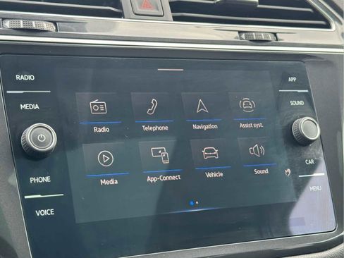 Certified 2024 Volkswagen Tiguan SE image 47