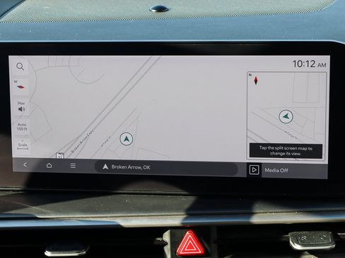 Used 2024 Kia Sorento S image 11