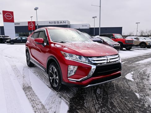 Used 2020 Mitsubishi Eclipse Cross SE image 2