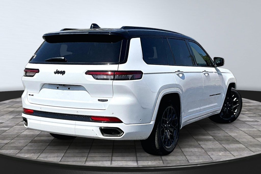 Used 2025 Jeep Grand Cherokee L Summit w/ Obsidian Package AWD/4WD image 23