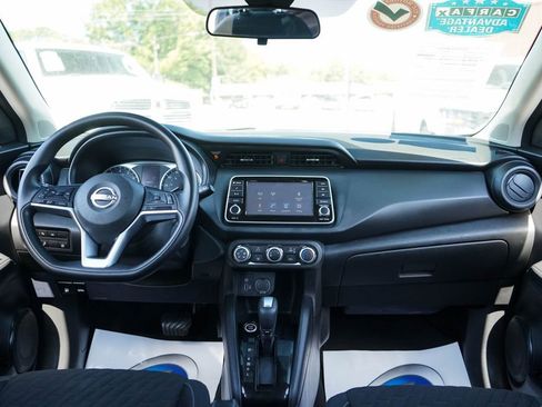 Used 2022 Nissan Kicks S FWD image 9