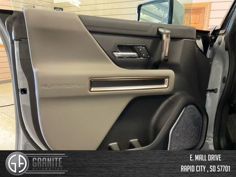 Used 2025 GMC Hummer EV 2X w/ LPO, Illumination Package image 19