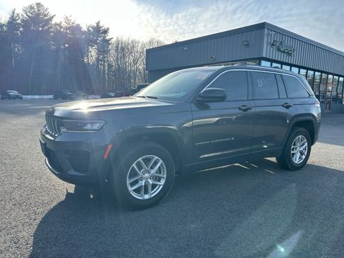 Used 2023 Jeep Grand Cherokee Laredo X image 6