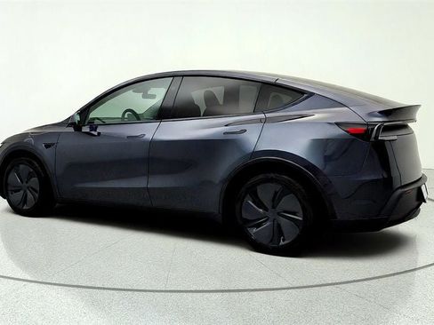 Used 2026 Tesla Model Y Long Range AWD/4WD image 7