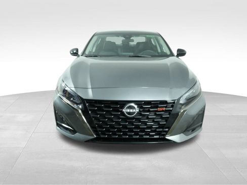 Used 2025 Nissan Altima 2.5 SR AWD/4WD image 3