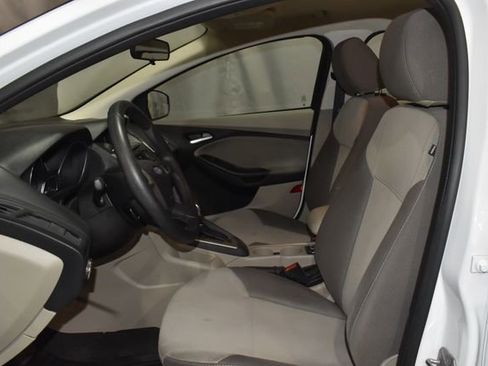 Used 2014 Ford Focus SE FWD image 12