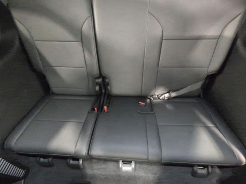 Used 2025 Buick Enclave Preferred AWD/4WD image 22
