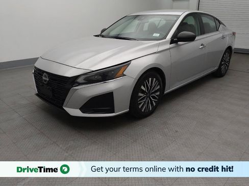 Used 2024 Nissan Altima 2.5 SV image 1