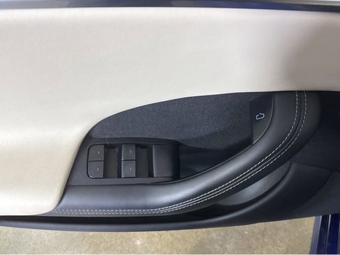 Used 2022 Tesla Model S Standard Range image 31