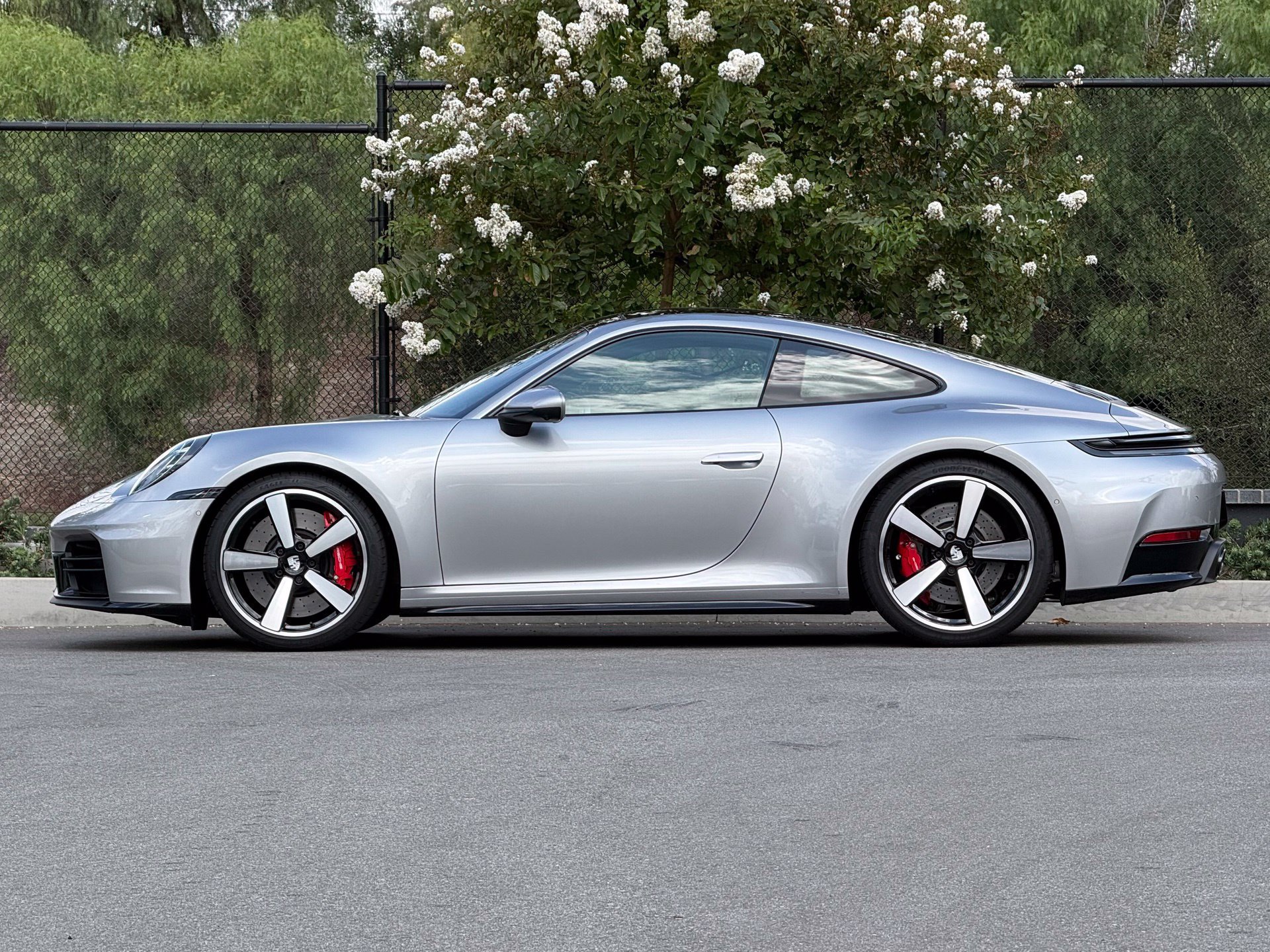 Certified 2025 Porsche 911 Carrera S RWD image 2