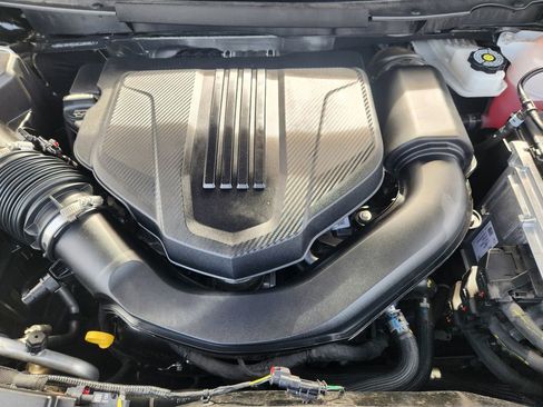 Used 2025 GMC Acadia Elevation image 32