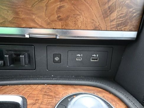 Used 2023 Nissan Armada SL image 30