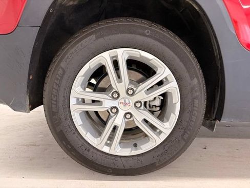 Used 2023 GMC Terrain SLE w/ Driver Convenience Package FWD image 6