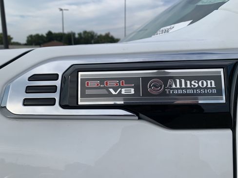 New 2025 GMC Sierra 2500 Pro w/ Convenience Package image 8