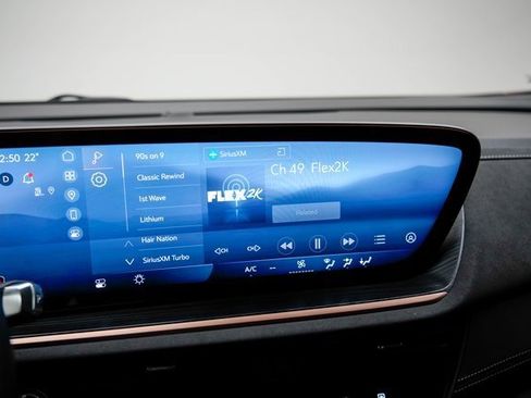 Used 2025 Buick Envision Sport Touring image 27