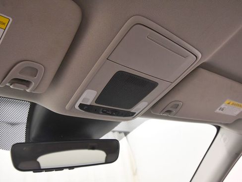 Used 2025 Honda Pilot EX-L image 27