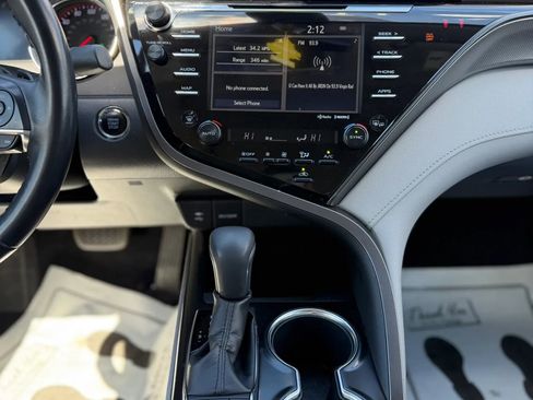 Used 2019 Toyota Camry XSE FWD image 11