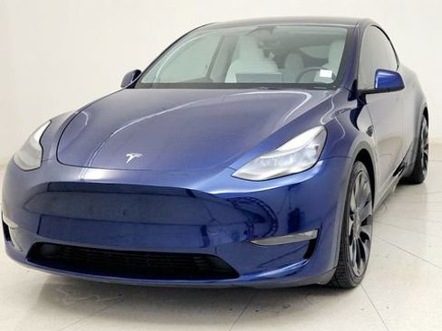 Used 2023 Tesla Model Y Performance AWD/4WD image 3