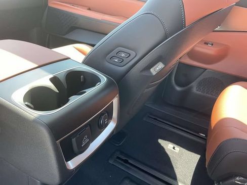New 2027 Kia Carnival SX w/ Dark Edition Package FWD image 13