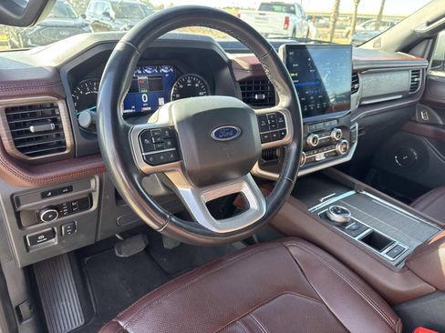Used 2024 Ford Expedition Limited image 20