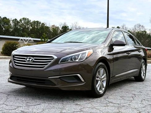 Used 2016 Hyundai Sonata SE image 3